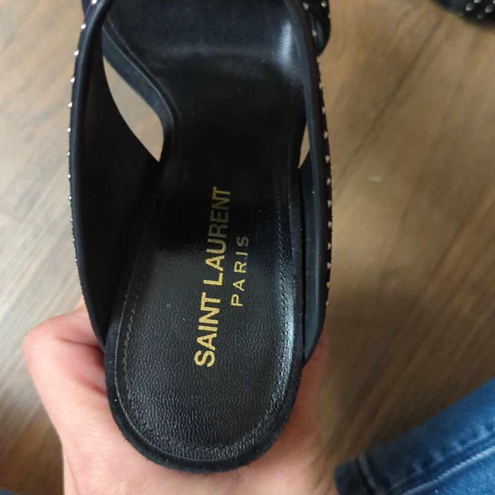 Shoe - Picture 4 of 5